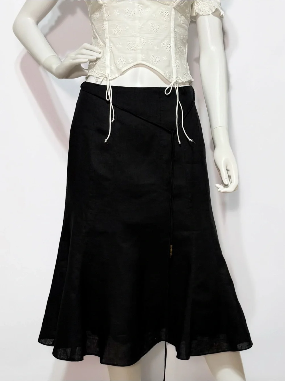 Lauren Ralph Lauren Black Whimsical A-Line Midi Skirt with Flared Hem | Size 4P